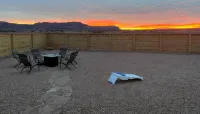 Kanab, Utah, Family, Outdoor Space, Zion's, Bryce, Grand Canyon, Best Friends - Kitchens