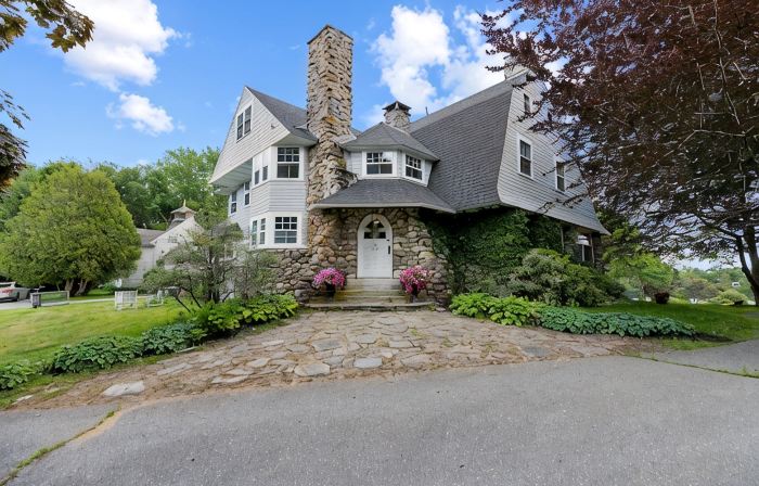 Waterfront Estate in Popham Beach