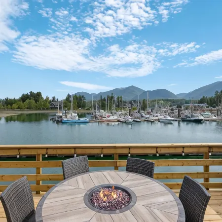 Canadian Princess Lodge & Marina