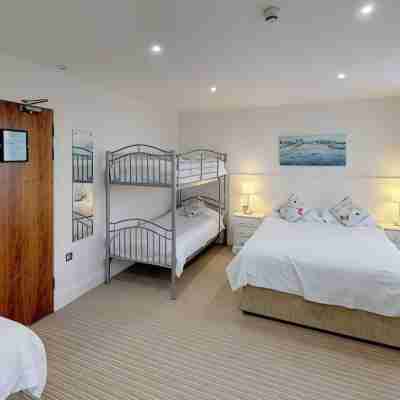 Ommaroo Hotel Rooms