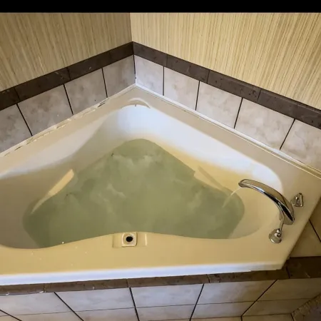 Travel Inn & Suites