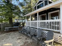Cabin at Sunshine-Situated on the Sandy Shore of Long Lake