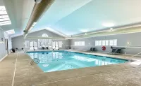 Brand New Listing! Amazing 4 Bedroom Townhome with your own private Hot Tub!!!