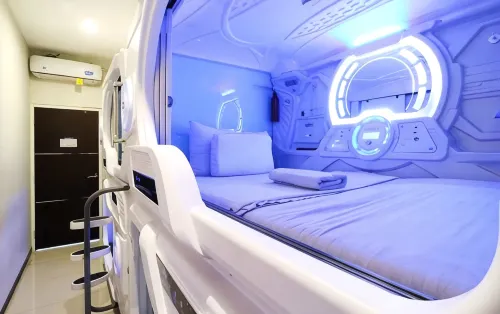 Tab Capsule Hotel - Kayoon Surabaya - 3 Sao