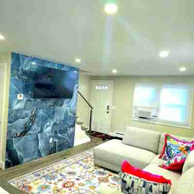 3-bedroom house in perfect Springfield with WiFi, AC Others