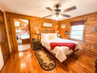 Relax @ Mt. Melody Log Cabin. Brand New Hot Tub and Masterbath. by Trout Stream - Chalets