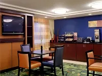 Fairfield Inn & Suites Raynham Middleborough/Plymouth - breakfast