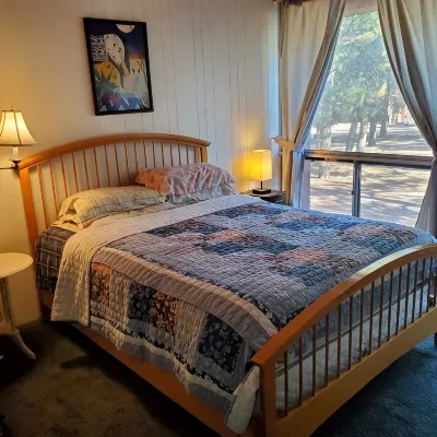 Tiny, Quiet, 2nd-Story, Private Condo with No TV
