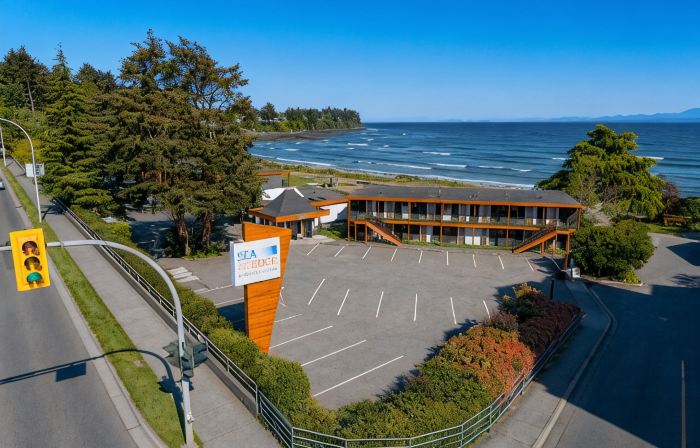 Sea Edge Beachside Hotel
