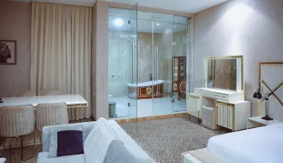 ซิตี้ เซ็นเตอร์ อาคูเร โรงแรมใน