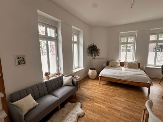 Charming Old Building Apartment in Friedrichshain – Westwing Design & Central