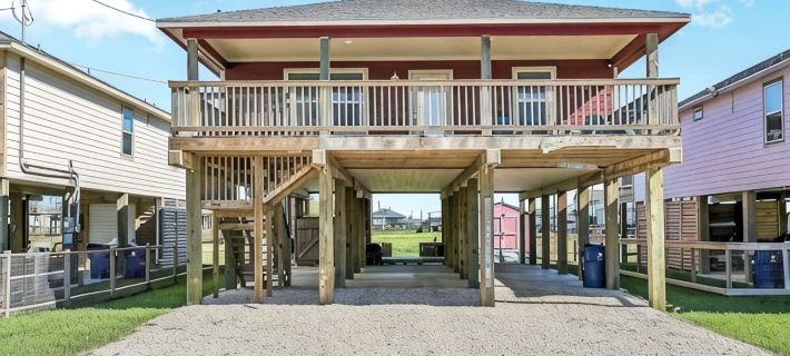 Tulum Surfside Vacation Home:located just two blocks from the beach. Hotels in Surfside Beach