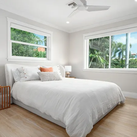 Beautiful views of Naples Bay and walking distance to 5th ave!