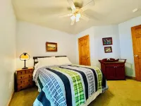 Lazy River Cabin: Private 3 Bedroom, 3 Bath Getaway on Lake Wallenpaupack - balcony
