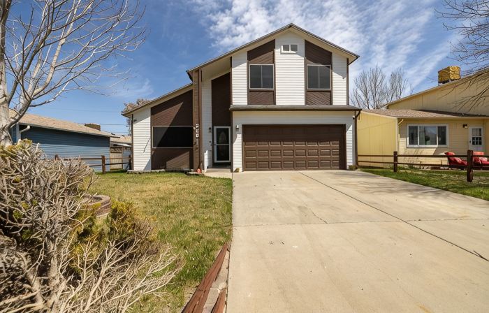 FRUITOPIA! Your 4 bedroom, 2 bath adventure basecamp in downtown Fruita CO