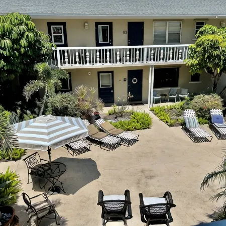 East Haven Tropical Escape. Off Atlantic Ave!!