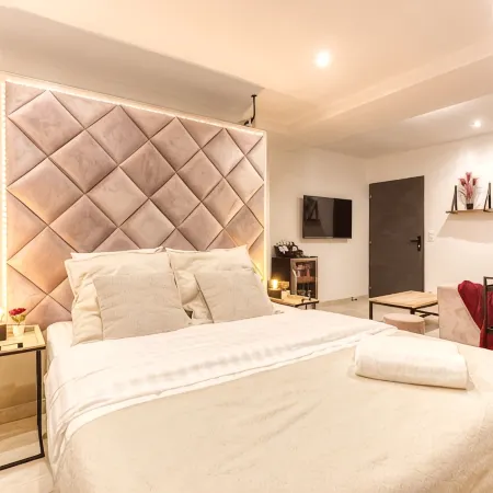 Suite Wood Love & Spa - 4P Private Sauna and Jacuzzi