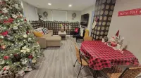 The White House w/ Hot Tub Portage Lakes Fenced Yard Pet-Friendly! - Wifi