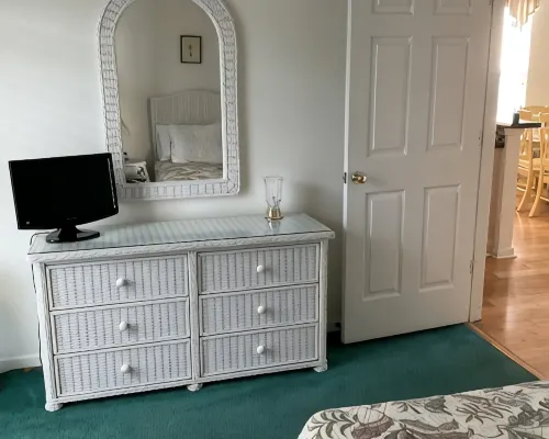 Beach/golf condo. Beach is less than 5 miles, golf is out the window Hotels in Sunset Beach