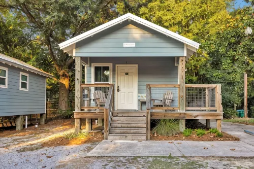 Gil's Bayou Cabins - Homestays