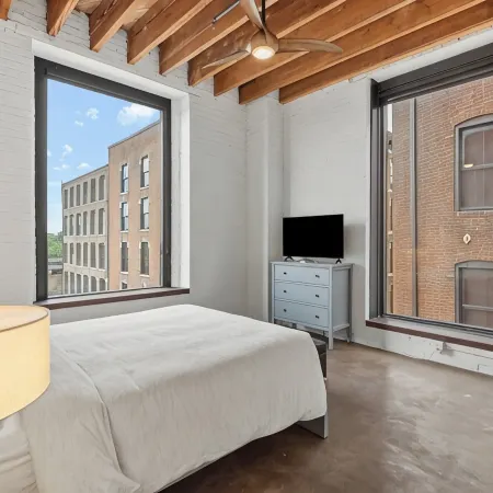 Archview Riverfront Loft – Walk to Stadium, Conventions & Casino - Gated Parking