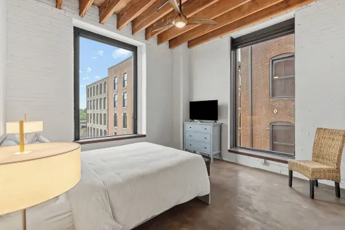 Archview Riverfront Loft – Walk to Stadium, Conventions & Casino - Gated Parking - Condos