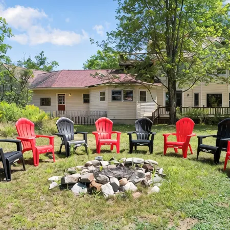 70 Private Acres+Sleeps 12+Fire Pit+Pet Friendly