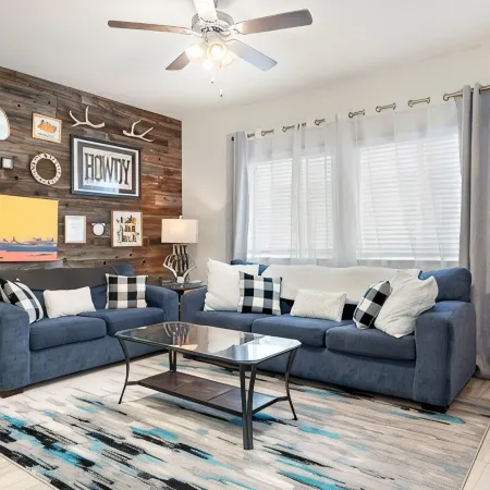 Charming 3-bedroom Townhome conveniently located in Georgetown