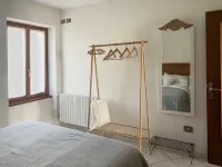 Casa Savina, Stunning Lake and Mountain Views, Private Garden With Parking Space Hotels in Plesio