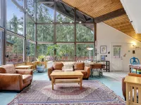Girdwood Alyeska Chalet Hot Tub, Sauna, Jet Tub, Pool Table, Sleeps 12, walk2ski Hotels near Bear Cub