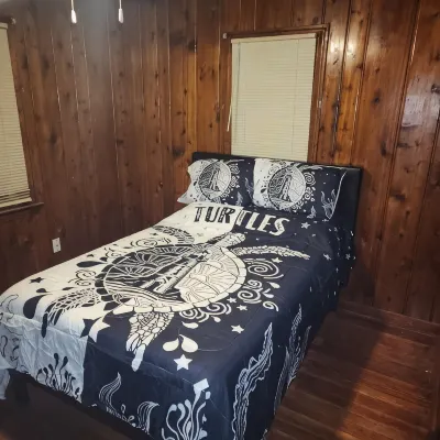 2-bedroom house with WiFi in Harrison. Sleeps 6. - 2-Star