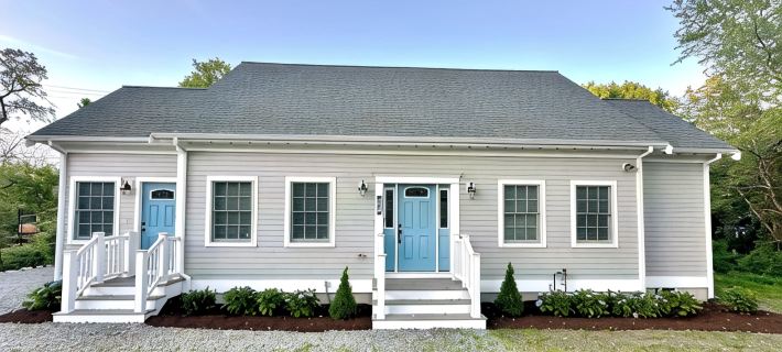 3-bedroom house in charming Dennis minutes to Corporation Beach. Relax & unwind. Hotels in Dennis