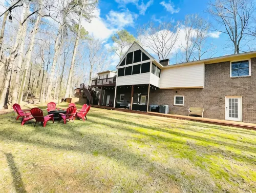 Cozy and charming private home on an acre lot - Wifi