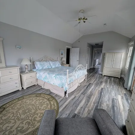 Henry's Hideaway-Cape May- 2.5 blocks to beach- 5 BR- Elevator