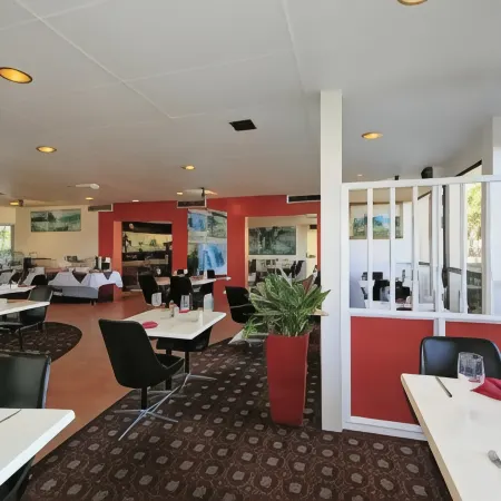 Smart Motels Bert Hinkler