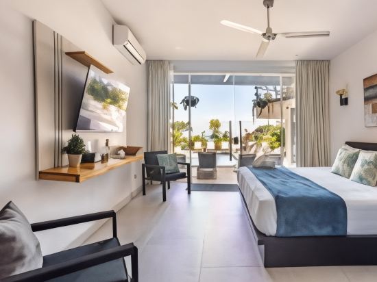 Vista Ocean Suites