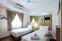 Monoloog Hotel Surabaya - parking