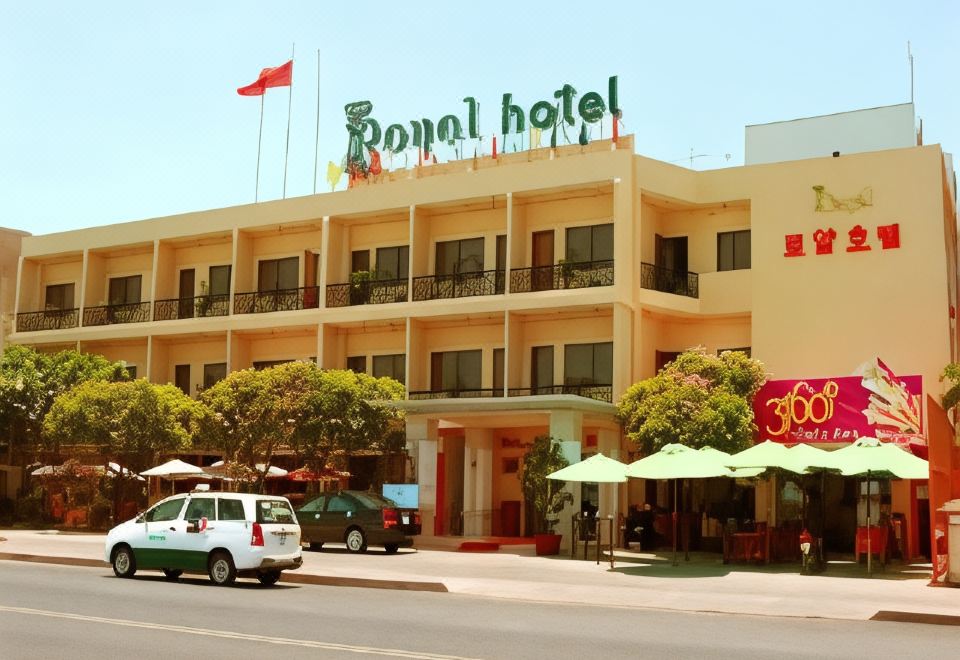 Royal Hotel Images