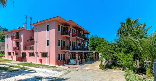 Club Pink Palace Hotel