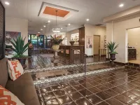 Spark by Hilton Kansas City Plaza Streetcar Hotels near Midtown - Westport