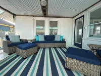 Steps to the Beach, Ocean Views, Ocean front lot - 4성급
