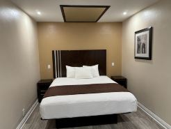 Avenue Motel