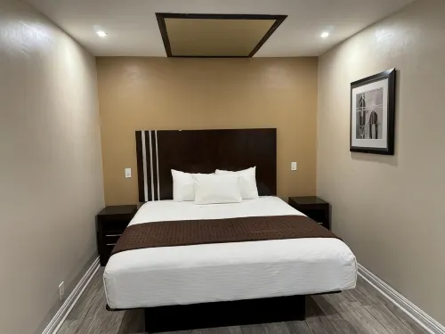 Avenue Motel