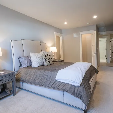 Sonoma Square Gem! Charming New Farmhouse w Pool + Private Detached Guest Suite
