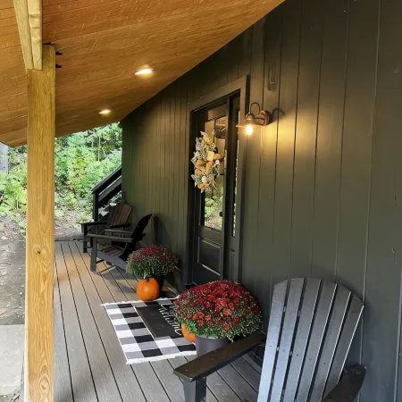 Black Dog Lodge - Ski Chalet centered between Okemo and Killington Mt.