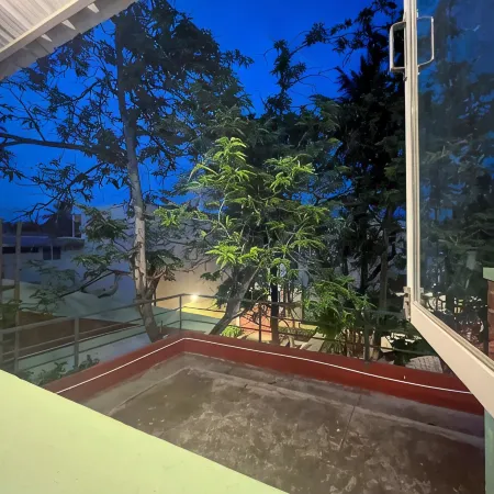 Rahees Bi Roambay -Backpacker Hostel