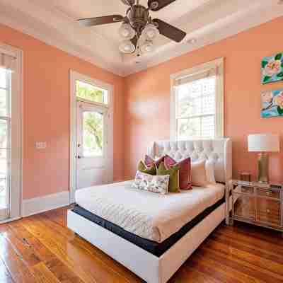 Spacious Historical Home Within Walking Distance to French Quarter Rooms