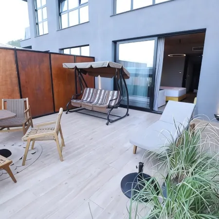 Toka Hotel Restaurant Отели в г. Поградец