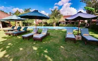 Cocotinos Manado - Pools