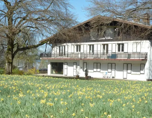 Appart 100 m² Downtown in garden 2 Ha 300 m from the Lake (garden & lake views) - balcony